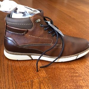NWT Men’s Brown Boots